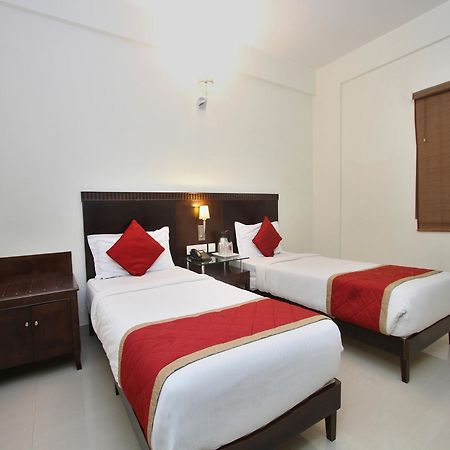 Oyo 435 Hotel Amshi International Бангалор Екстериор снимка