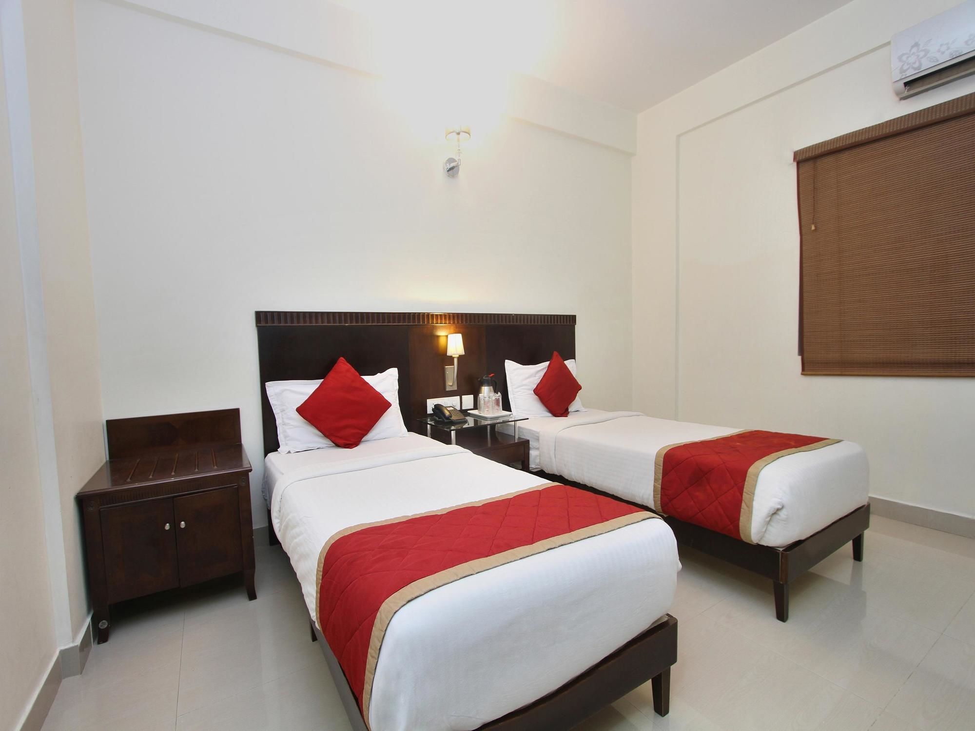 Oyo 435 Hotel Amshi International Бангалор Екстериор снимка