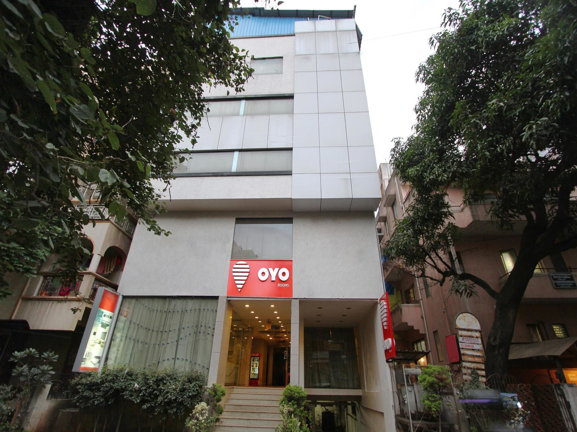 Oyo 435 Hotel Amshi International Бангалор Екстериор снимка