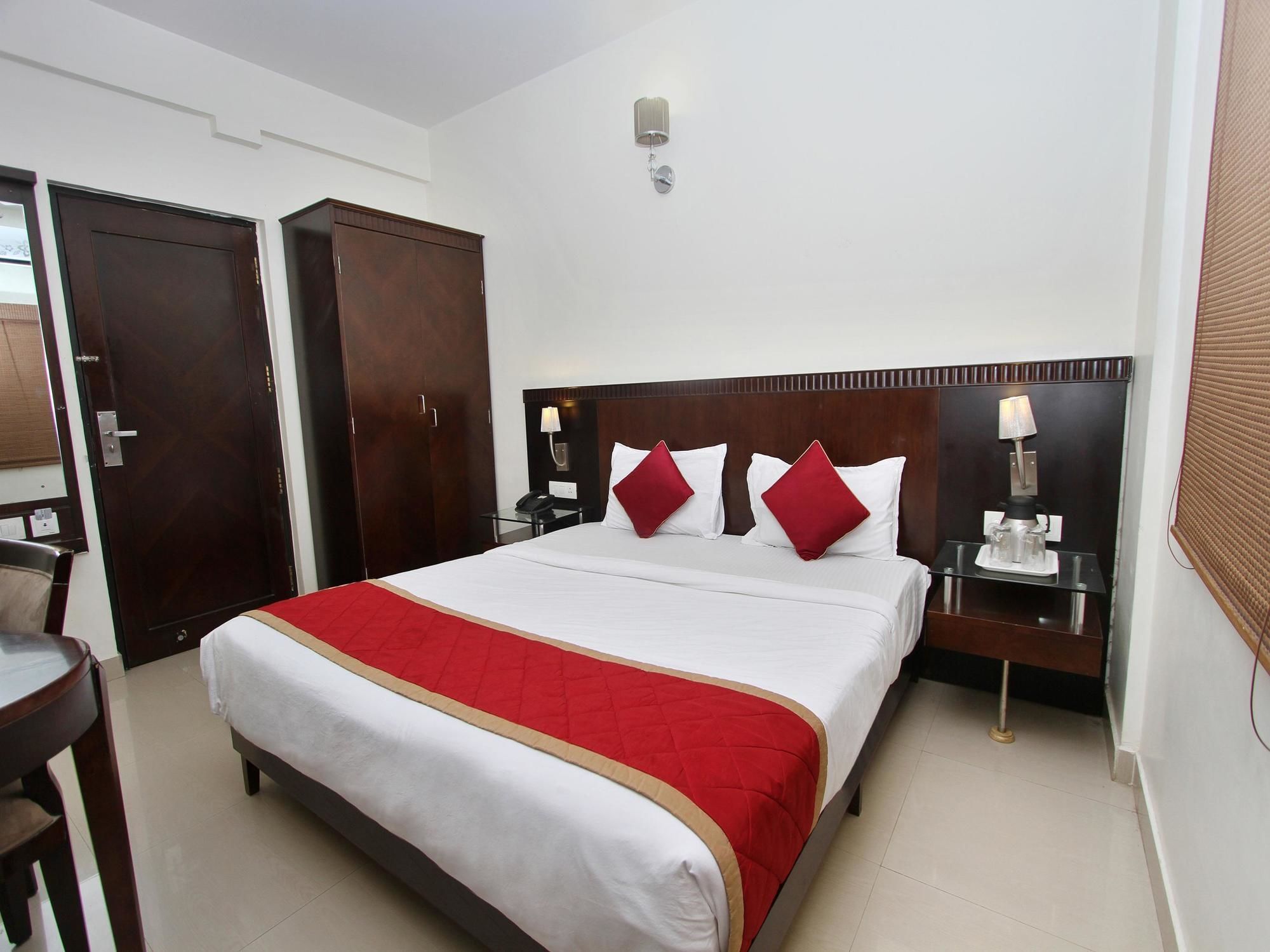 Oyo 435 Hotel Amshi International Бангалор Екстериор снимка