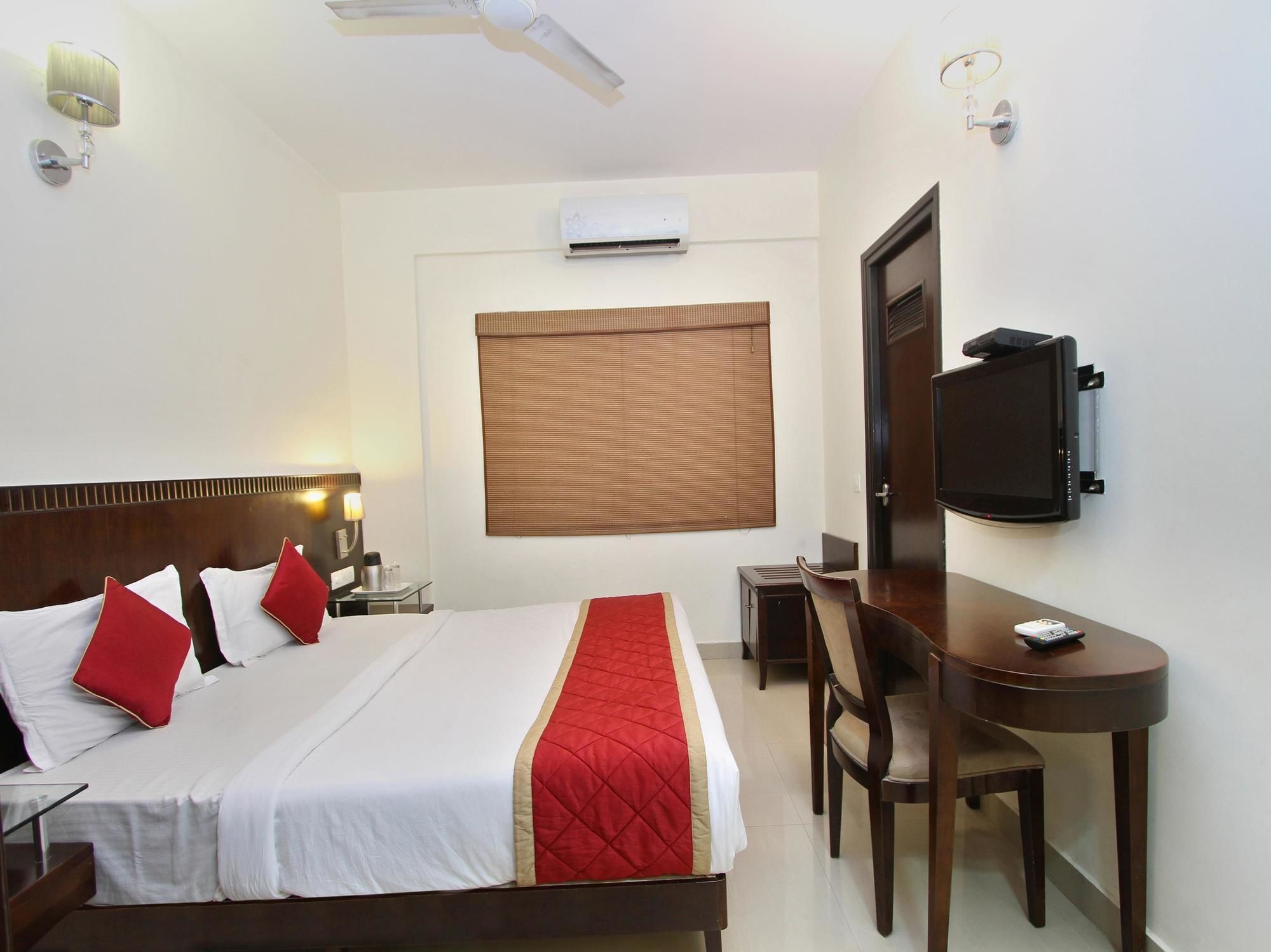 Oyo 435 Hotel Amshi International Бангалор Екстериор снимка