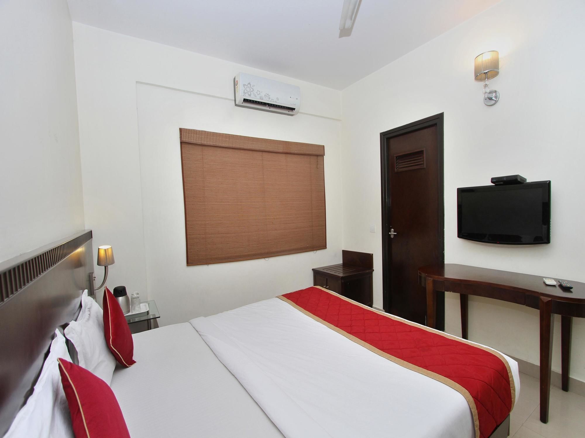 Oyo 435 Hotel Amshi International Бангалор Екстериор снимка