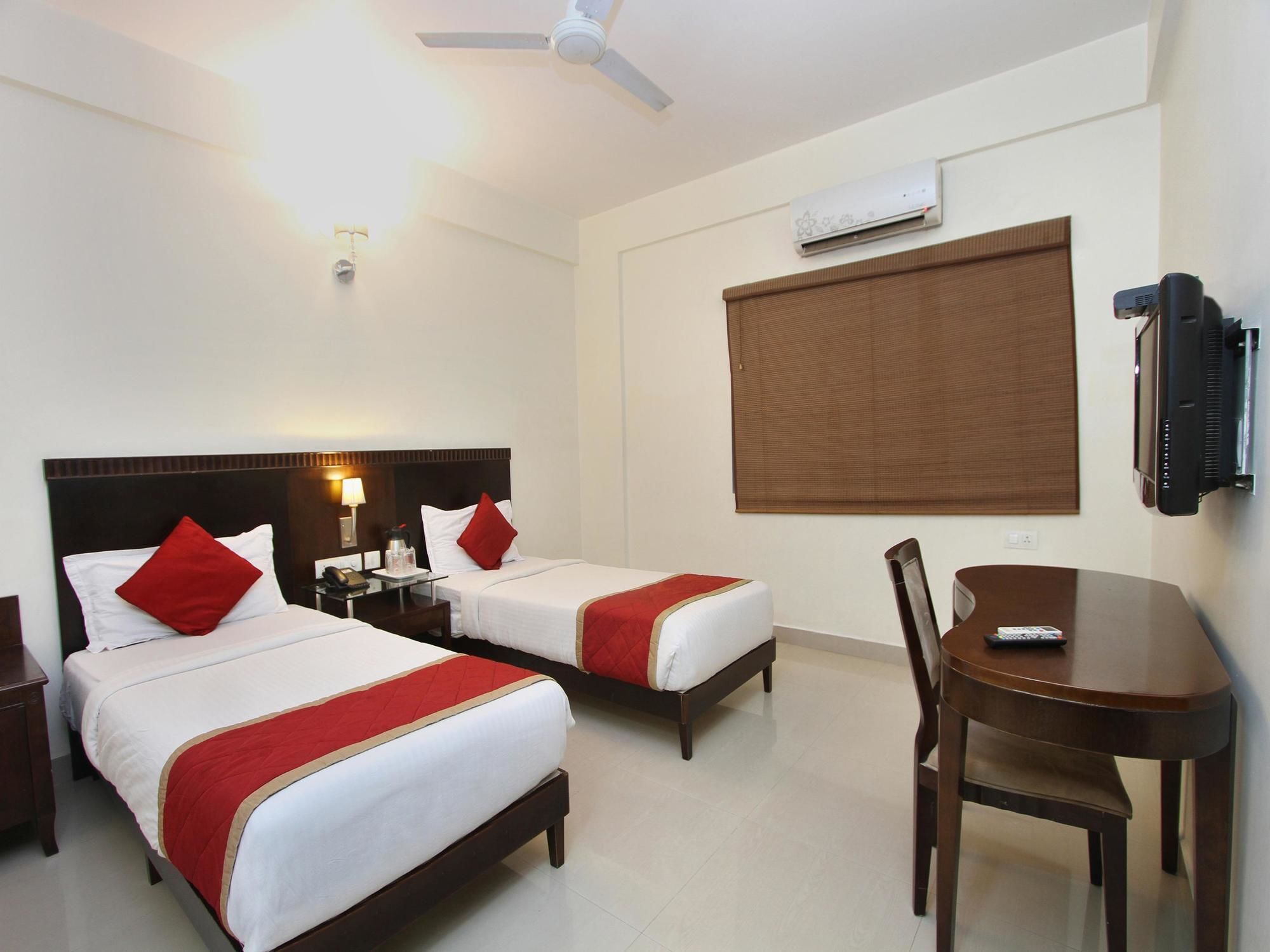 Oyo 435 Hotel Amshi International Бангалор Екстериор снимка