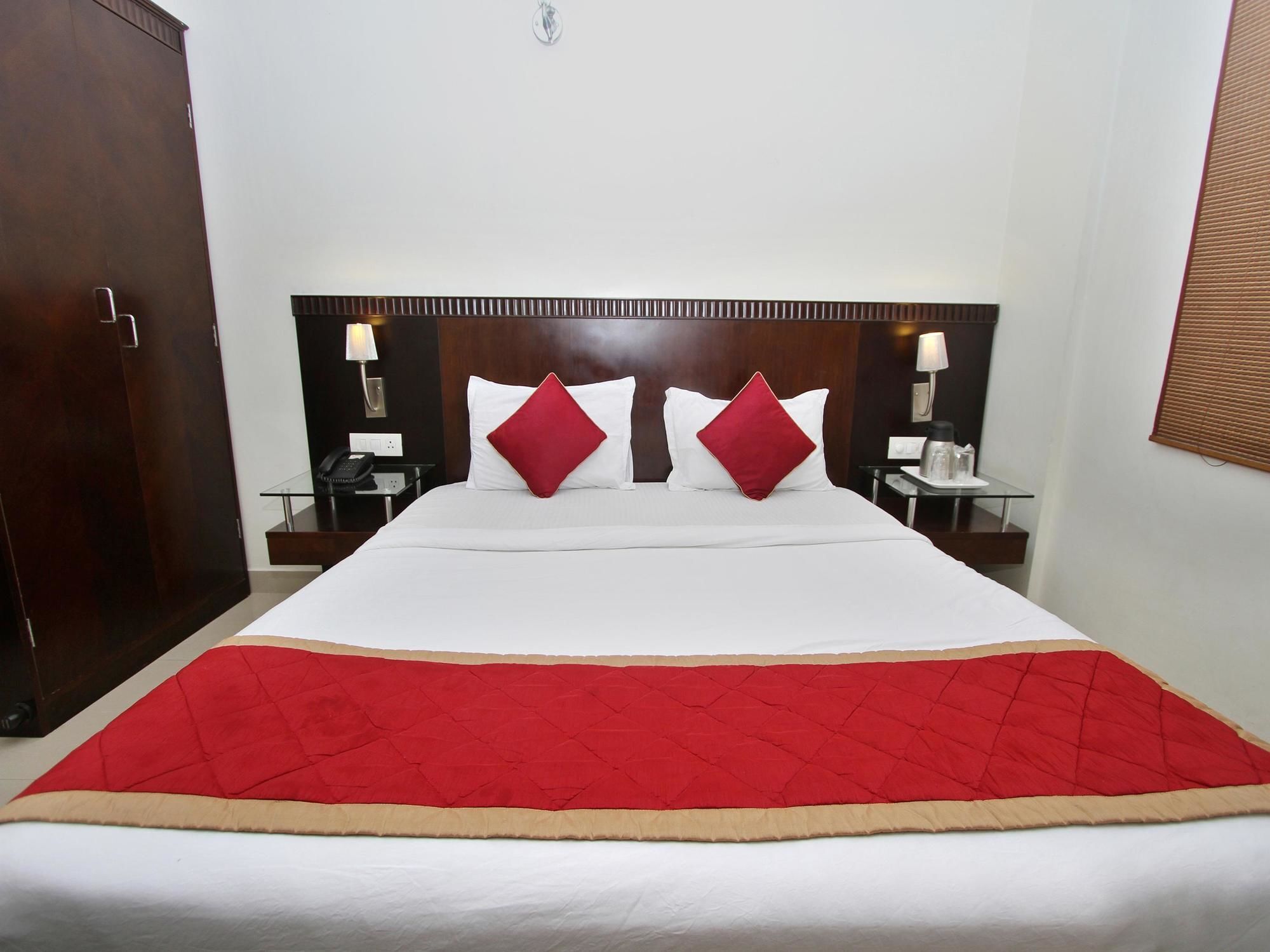 Oyo 435 Hotel Amshi International Бангалор Екстериор снимка